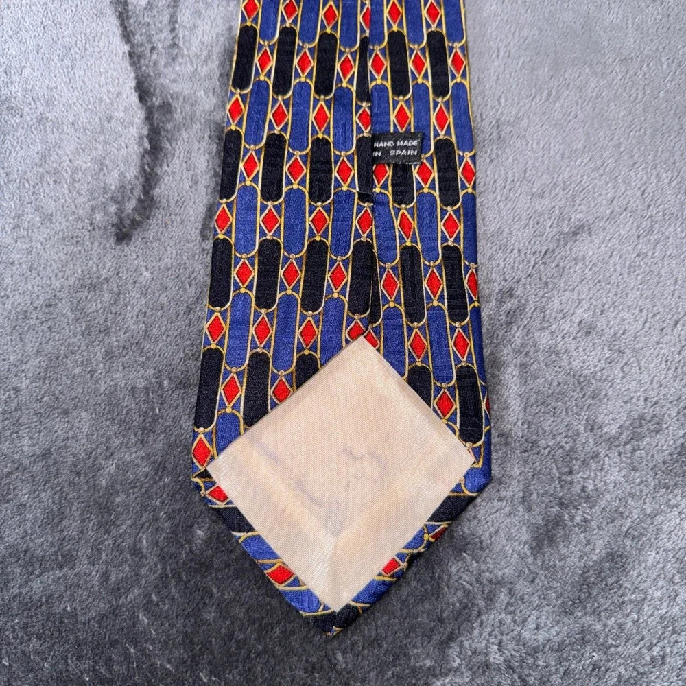 Neiman Marcus Mens Silk Tie Blue Red Diamond Geometric Hand Made in Spain 60in